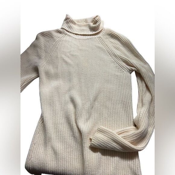 Rafaela size small heavy turtle neck excellent condition - Picture 1 of 2